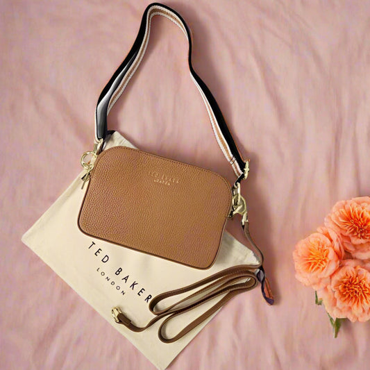 TED BAKER AMERRAH CAMERA BAG  (LOC16)
