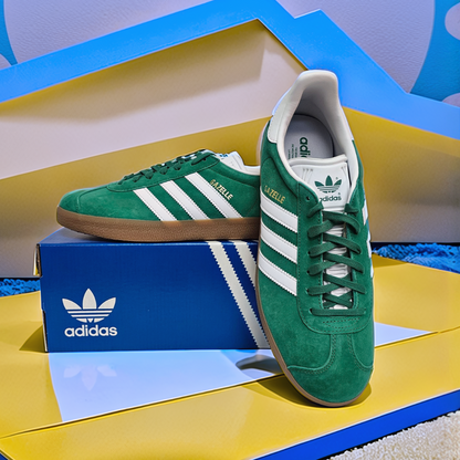 ADIDAS GAZELLE MEN’S SNEAKER COLLEGIATE GREEN/WHITE IG0671 ( LOC25,26)
