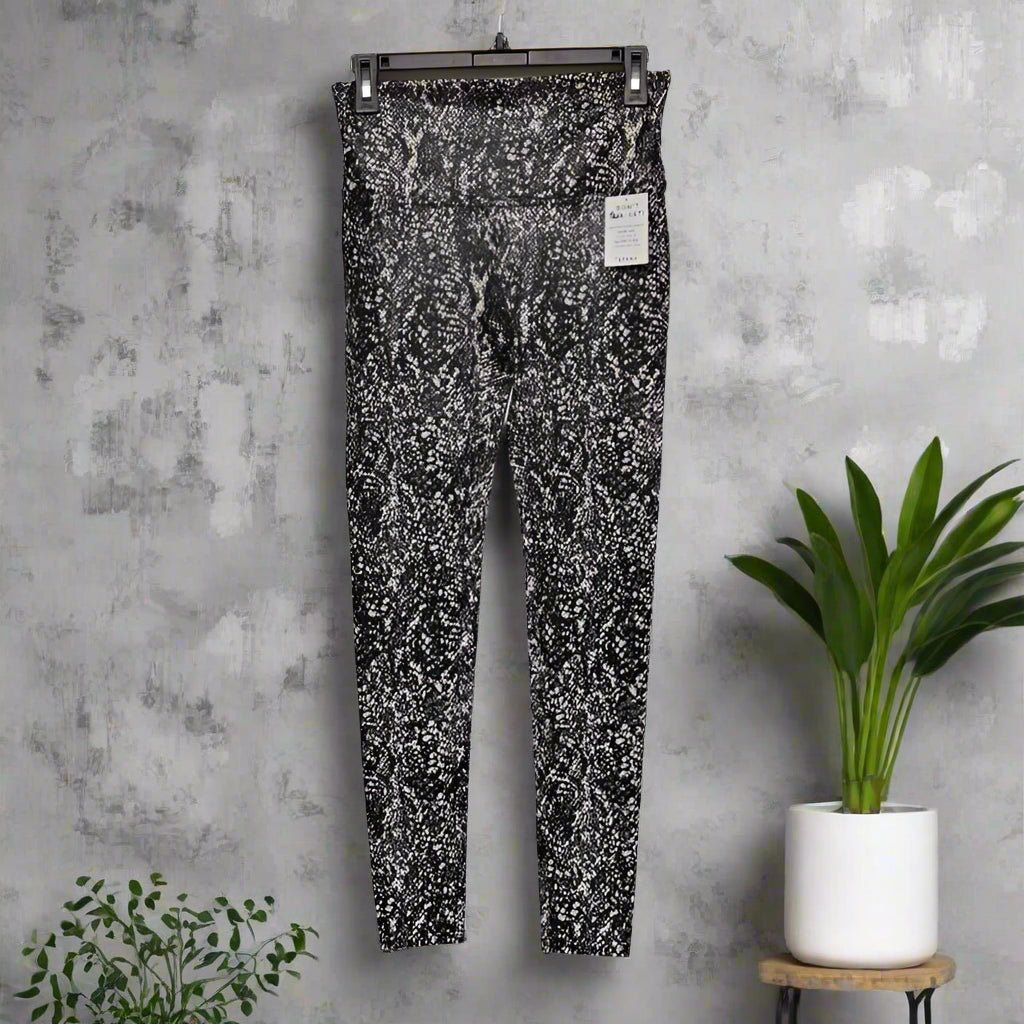SPANX FAUX LEATHER SNAKE SHINE LEGGINGS 20324R  (LOC19)